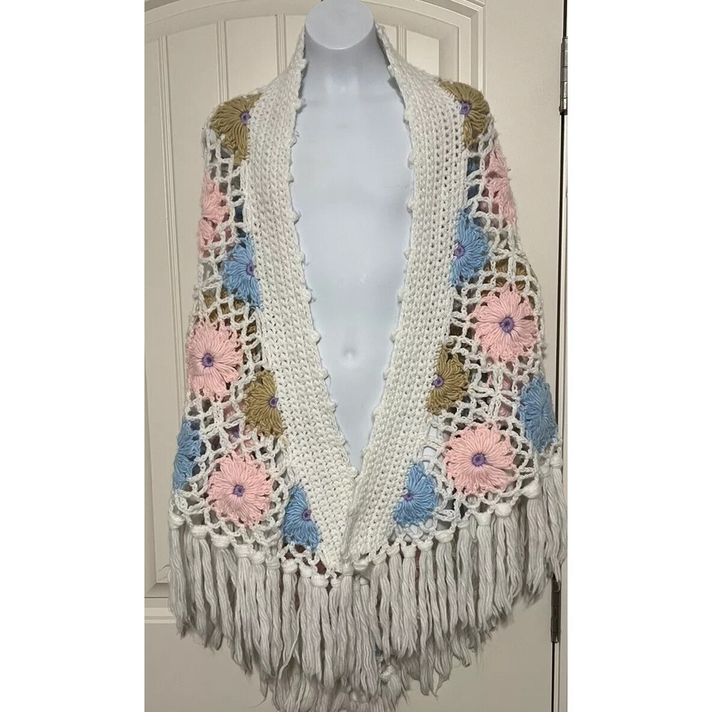Vintage Pastel Women's Blue Pink Beige Floral Pattern Crocheted Fringed Shawl